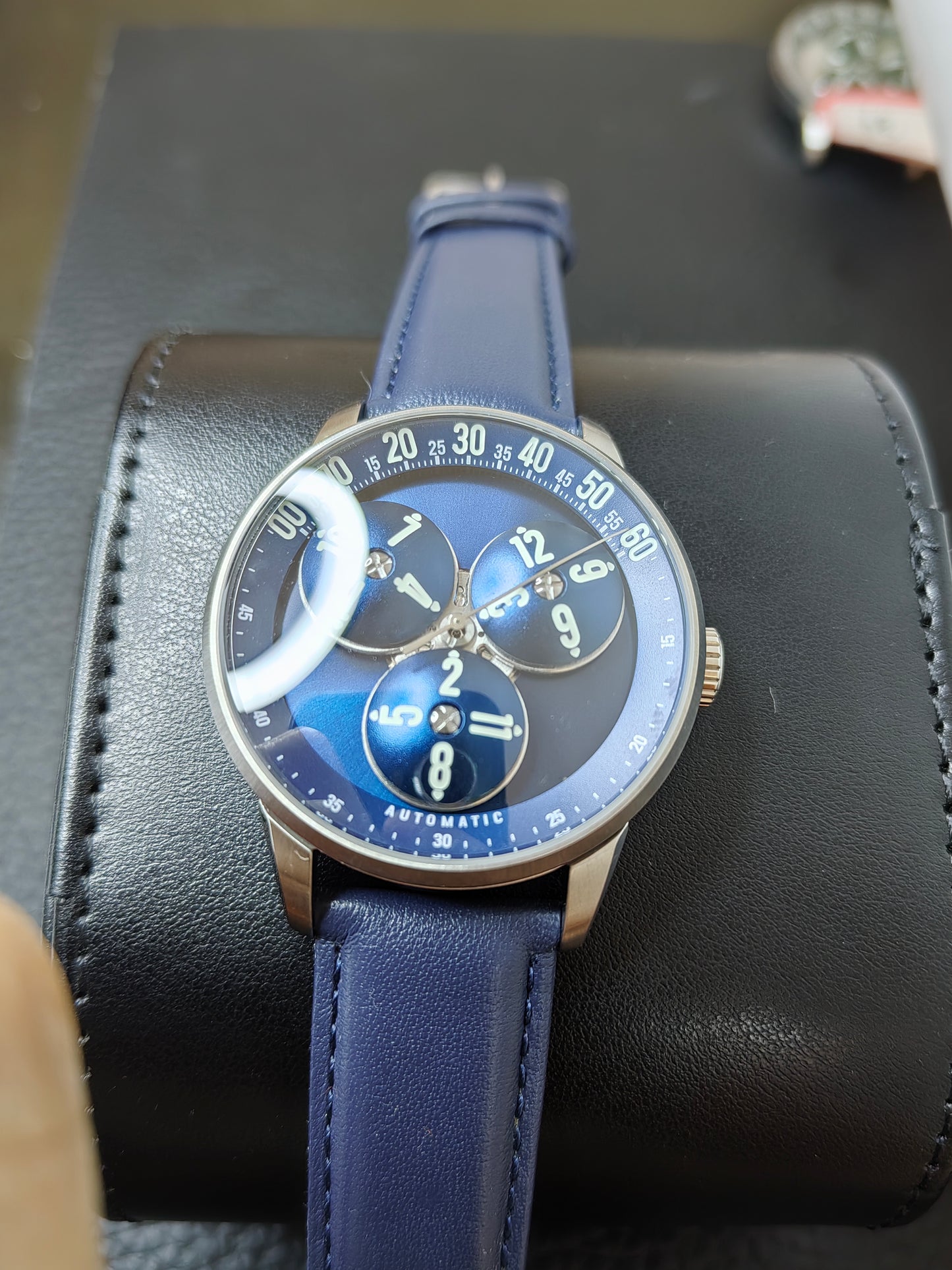 ROYAL BLUE