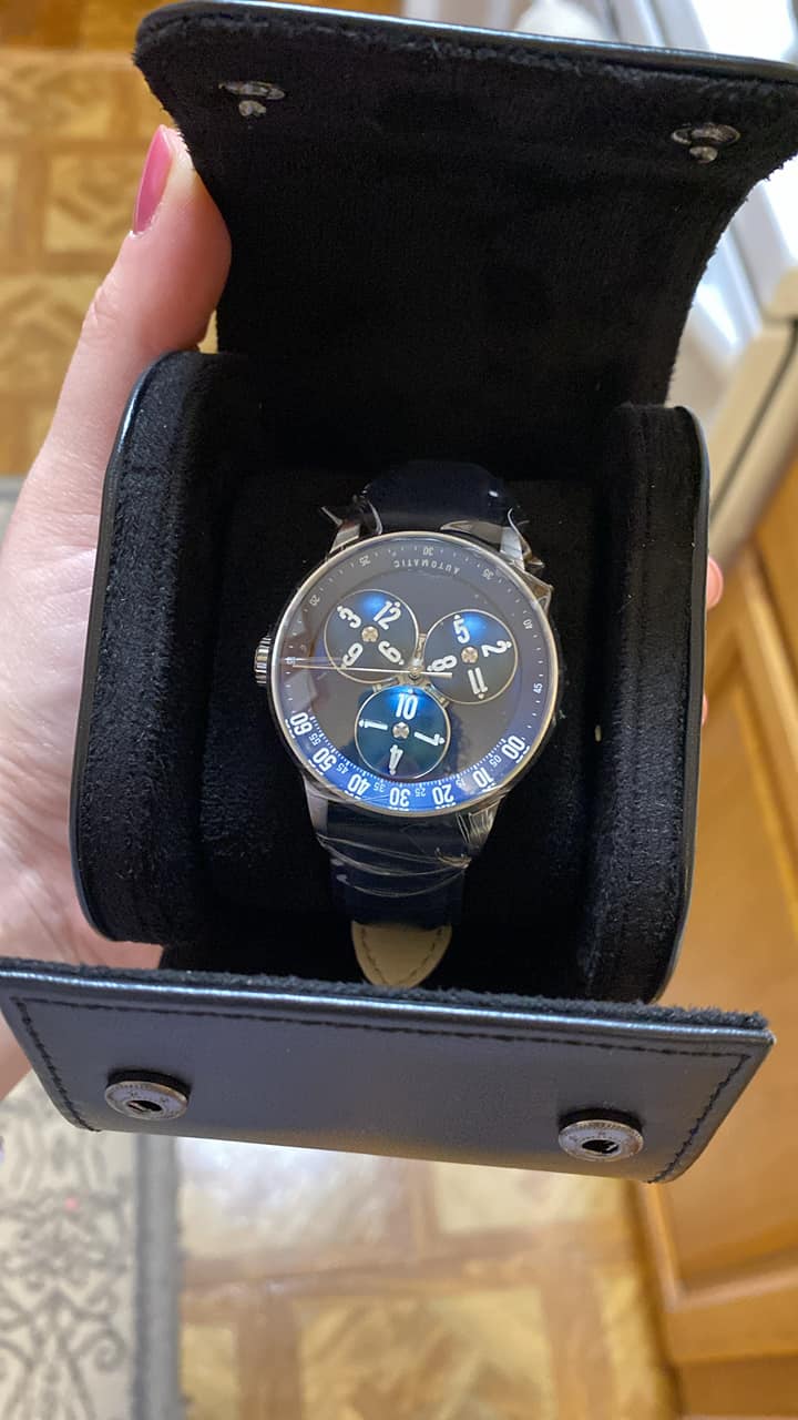 ROYAL BLUE