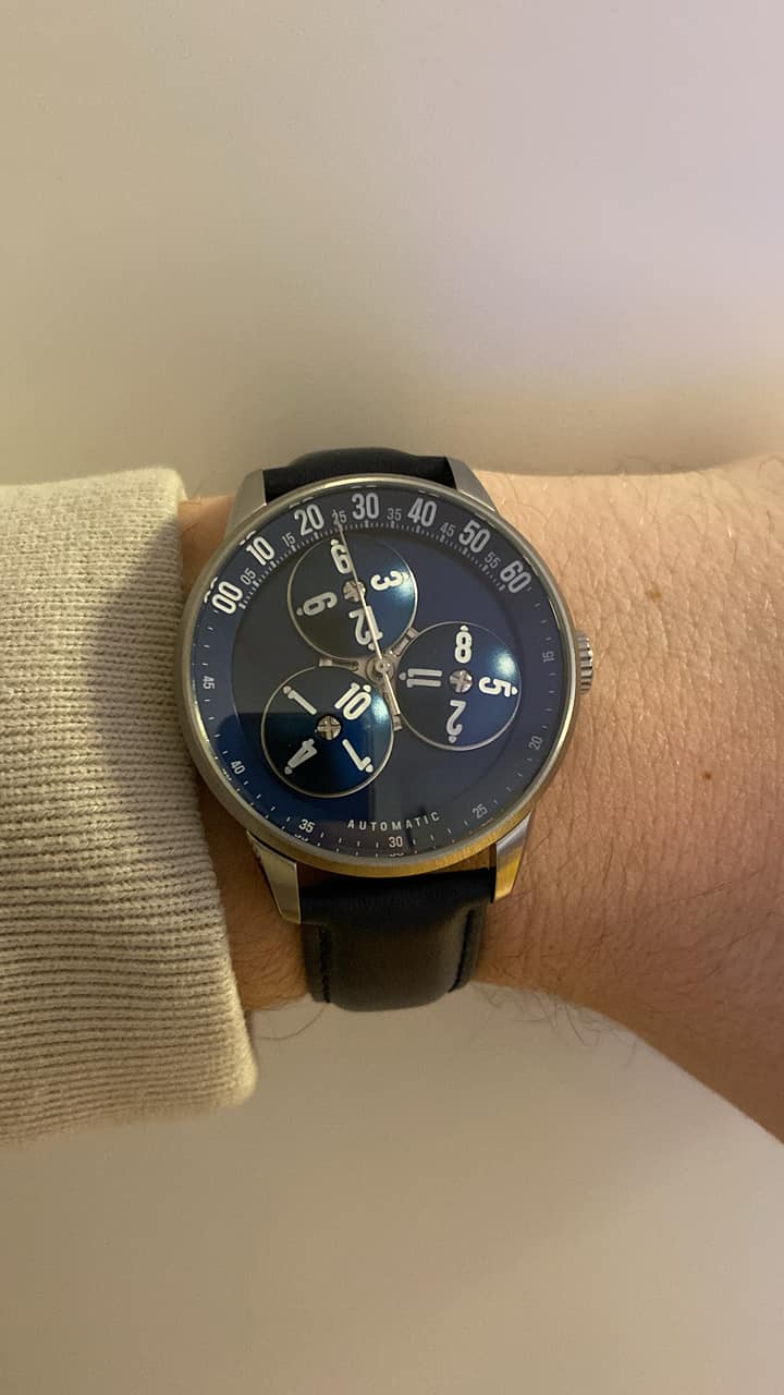ROYAL BLUE